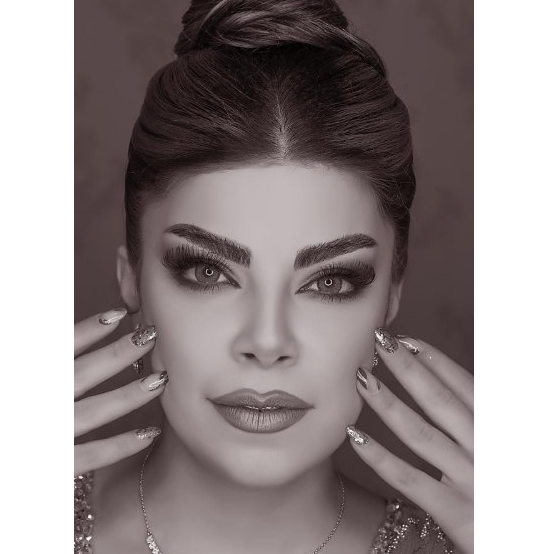 بهترین خدمات کاشت ناخن مینا رستمیدر